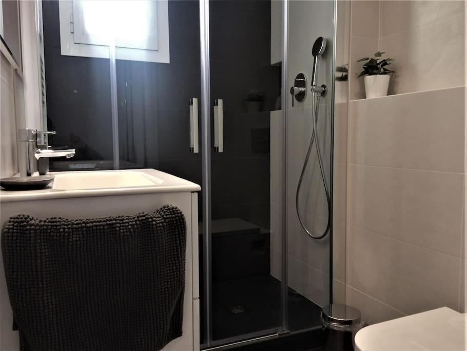 Lovely & Bright Vila Olimpica Beach Apartment บาร์เซโลนา ภายนอก รูปภาพ